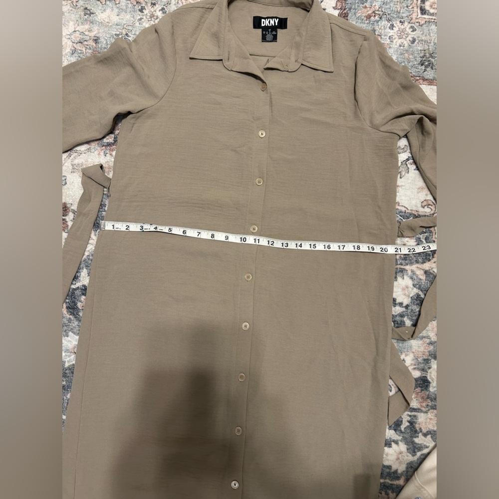 DKNY shirt dress with belt. Size 6. - Picture 9 of 11